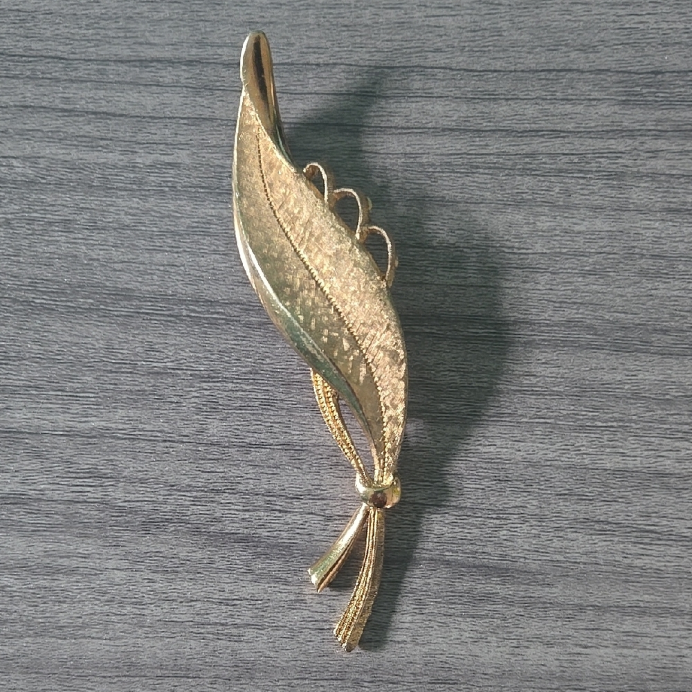 Vintage Goldtone Leaf Brooch Pin Large Intricate Estate Sale Find Jewelry Old